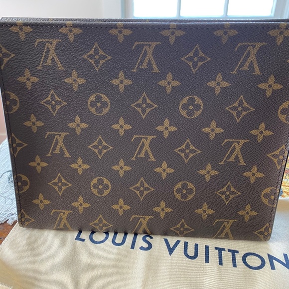 Louis Vuitton Poche Toilette NM - Picture 1 of 10